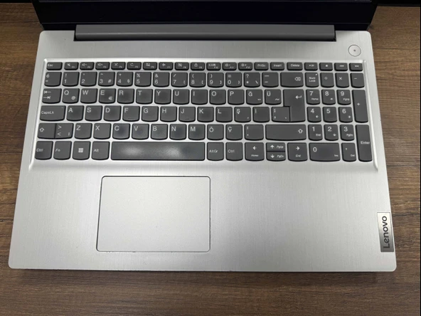 Lenovo IdeaPad 3 15IGL05 Intel Pentium Silver N5030 8GB RAM 256GB SSD W10 15.6” FHD 81WQ00Q9TX (İKİNCİ EL)