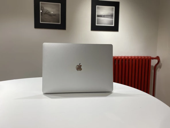 APPLE A1707 MACBOOK PRO 15 INCH 2016 İ7 16GB 256GB TEMİZ MAĞAZA GARANTİLİ