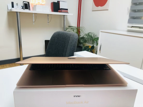 MacBook Air M1 8 GB 256 GB SSD 13.3" MGND3TU/A Altın
